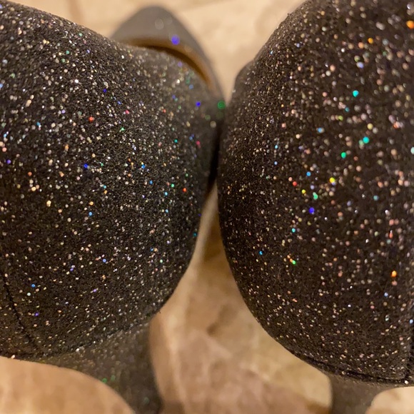 Beautiful, multicolor glitter, black Ellen Tracy 4 in pumps with 1/2 in platform - Picture 5 of 6
